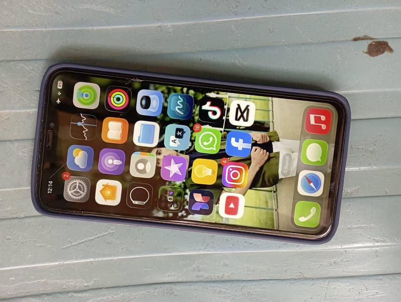Apple iPhone 11 Pro Max 2