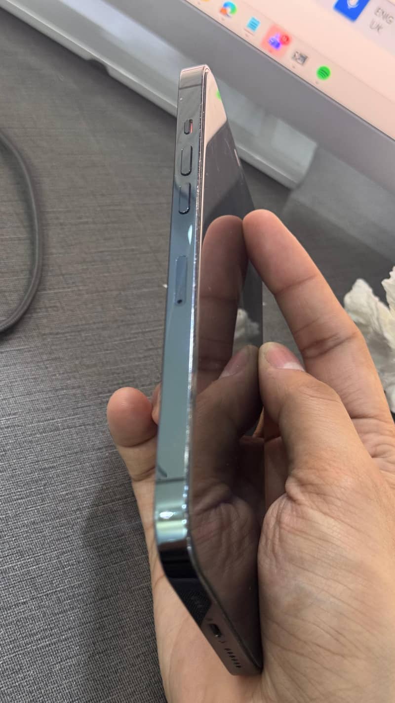 iphone 12pro Max 1