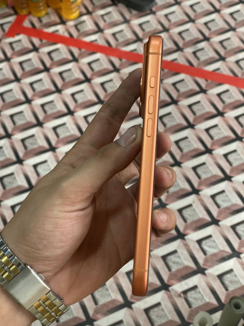 Apple iPhone 17 Pro Max 9