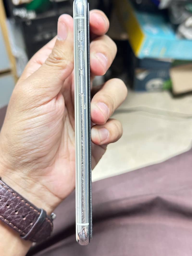 Apple iPhone 11 Pro 3