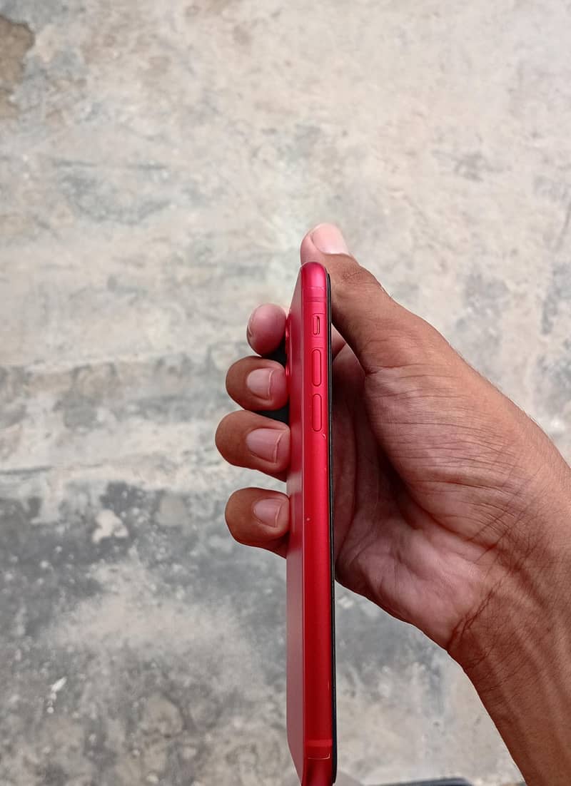 Apple iPhone 11 3