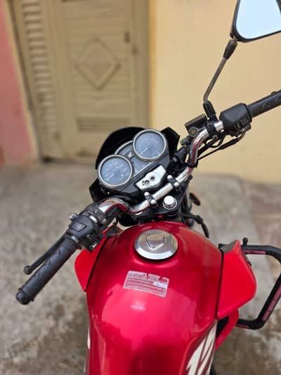 Honda CB 150F(2024-Fully Loaded with JDR Box & Crash Guard.