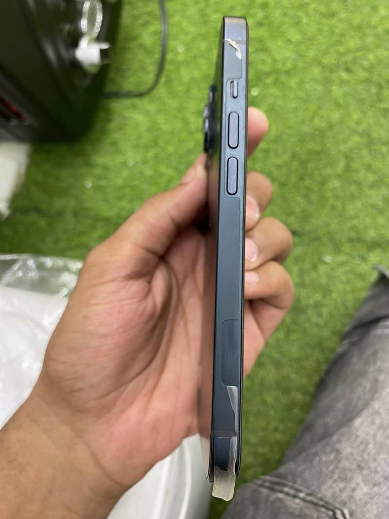 Apple iPhone 14 1