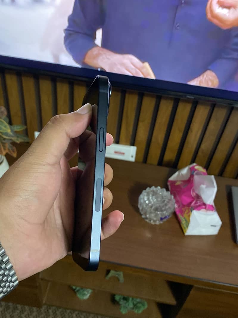 Apple iPhone 14 4