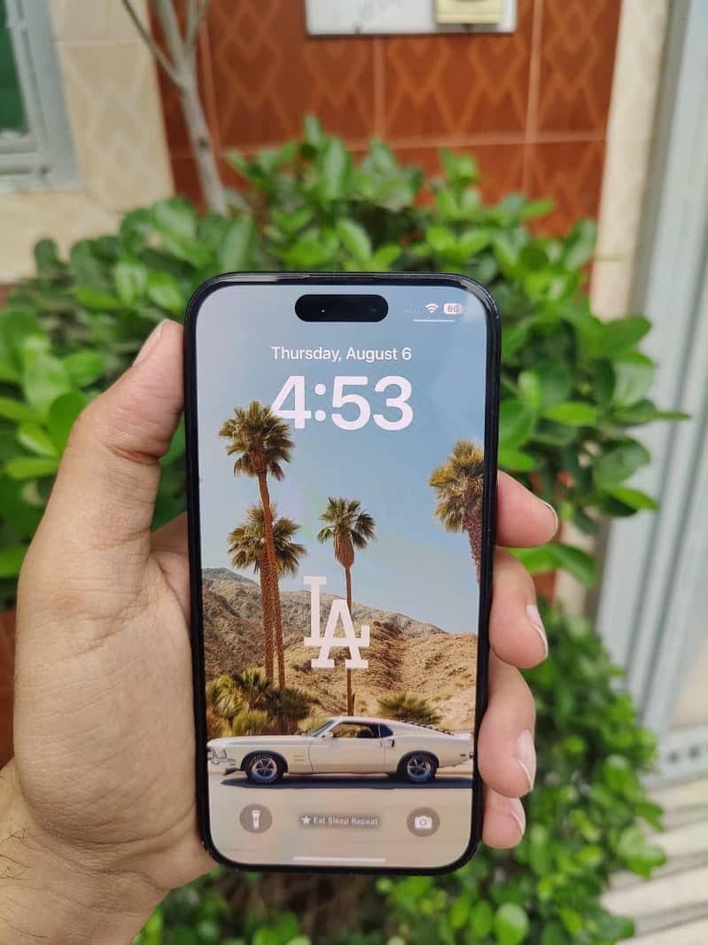 Apple iPhone 16 5