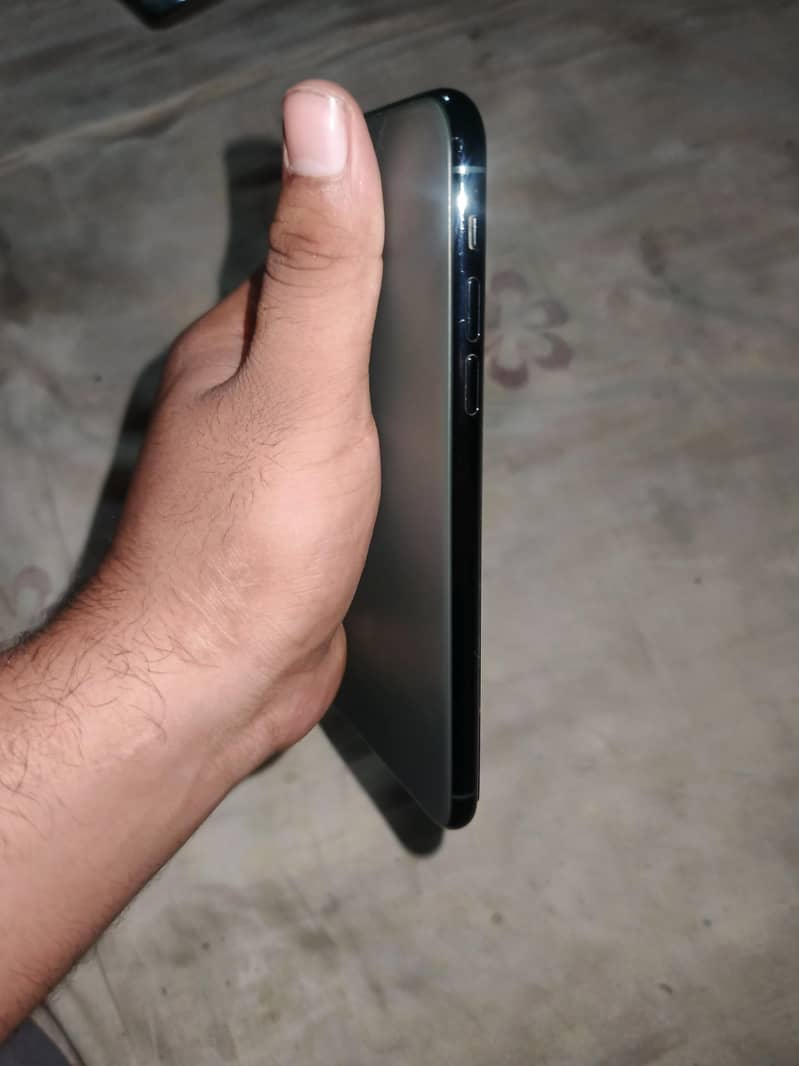 Apple iPhone 11 Pro Max 1