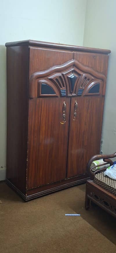 2 door wardrobe wooden