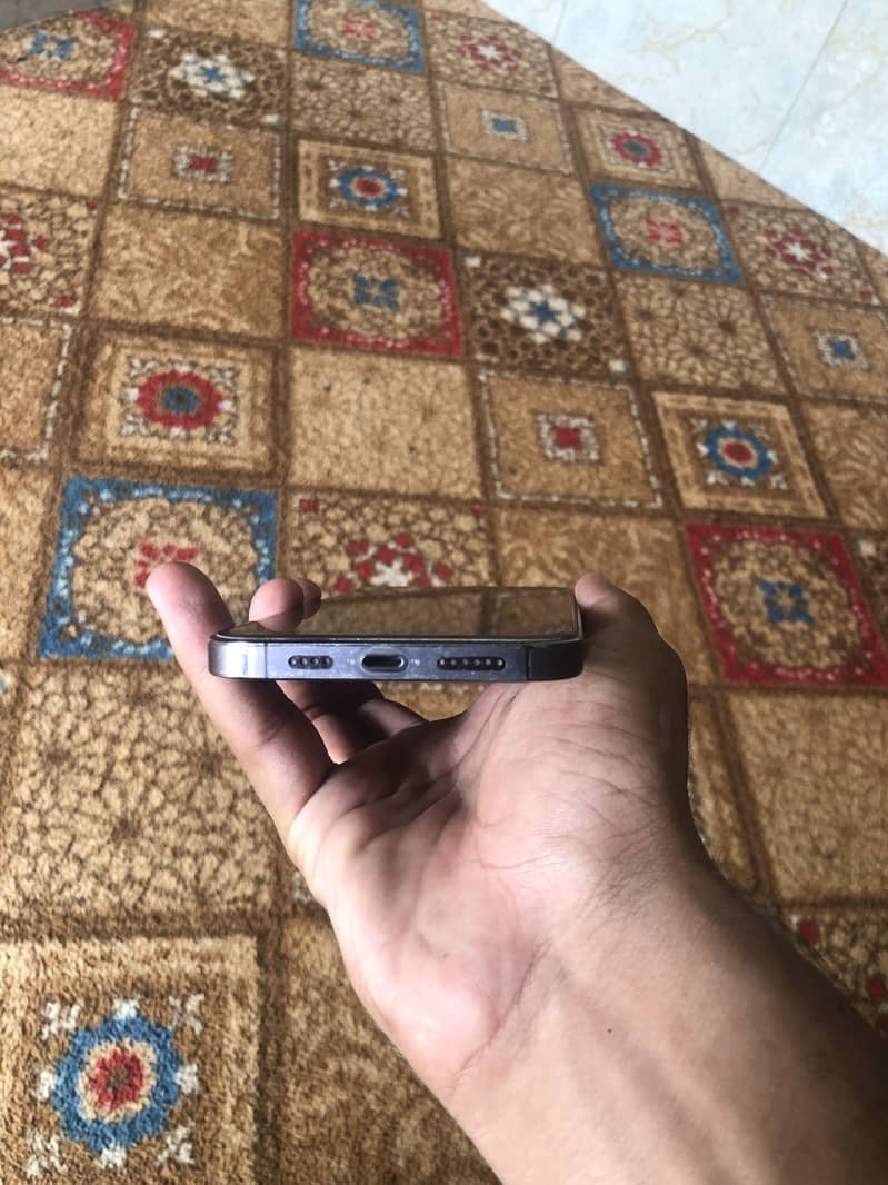 Apple iPhone 14 Pro Max 6