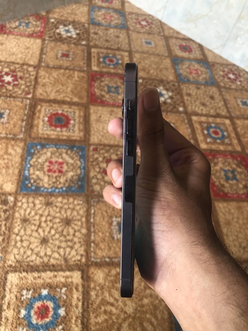 Apple iPhone 14 Pro Max 9