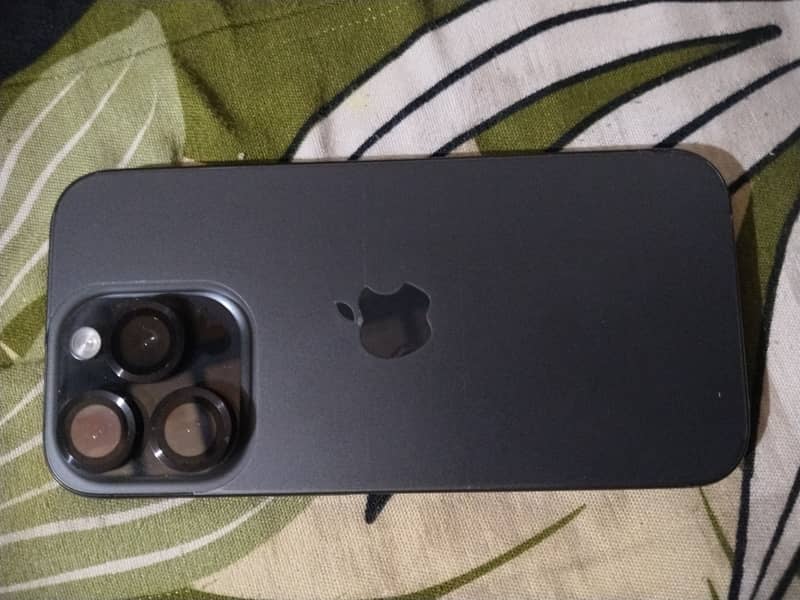 Apple iPhone 15 Pro 3