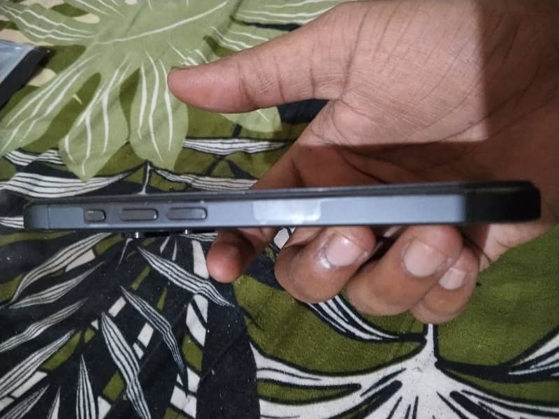 Apple iPhone 15 Pro 6
