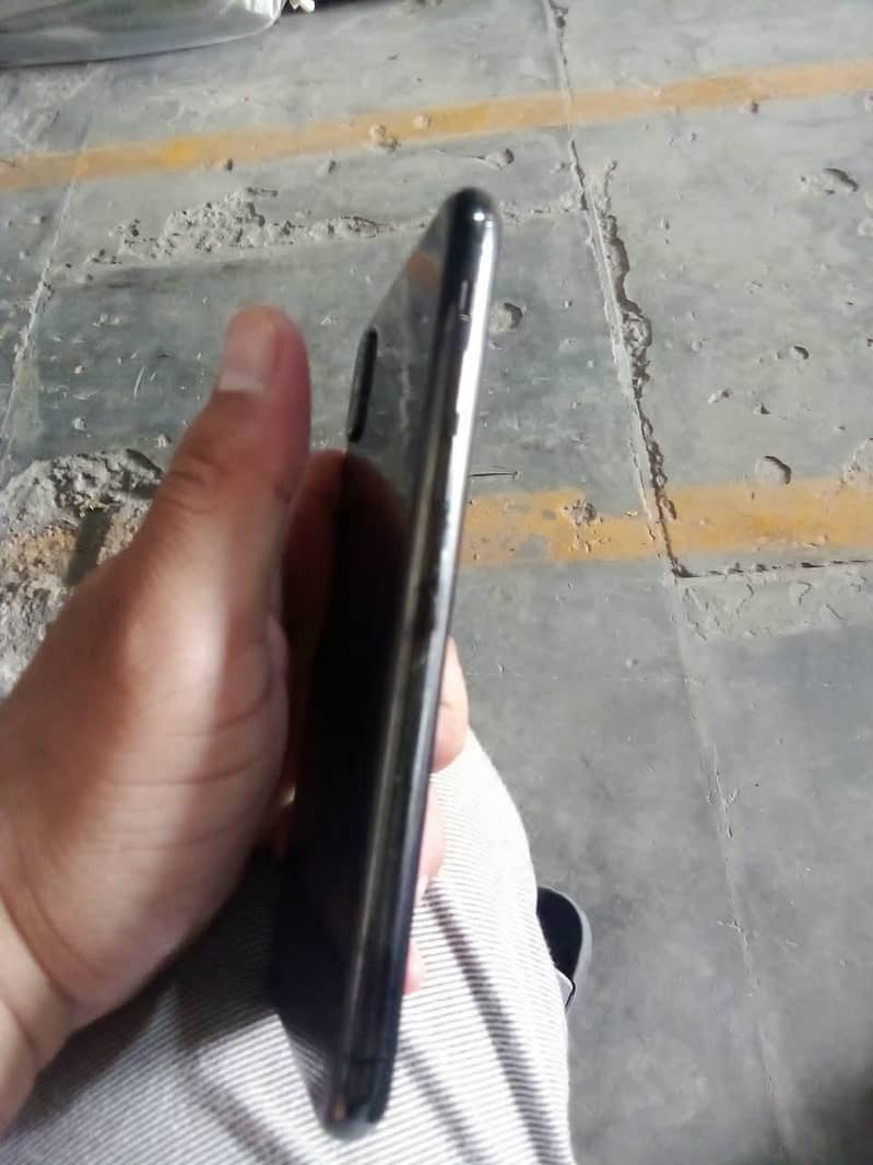 Apple iPhone X 2