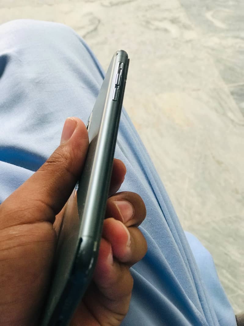 Apple iPhone 11 Pro Max 1