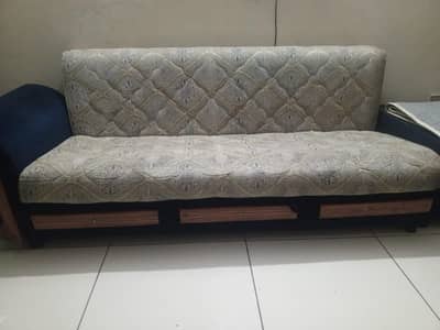 Sofa cumbed available in new condition
