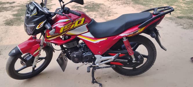 Honda - CB150 F