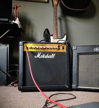 MARSHALL MG15DFX GUITAR AMP