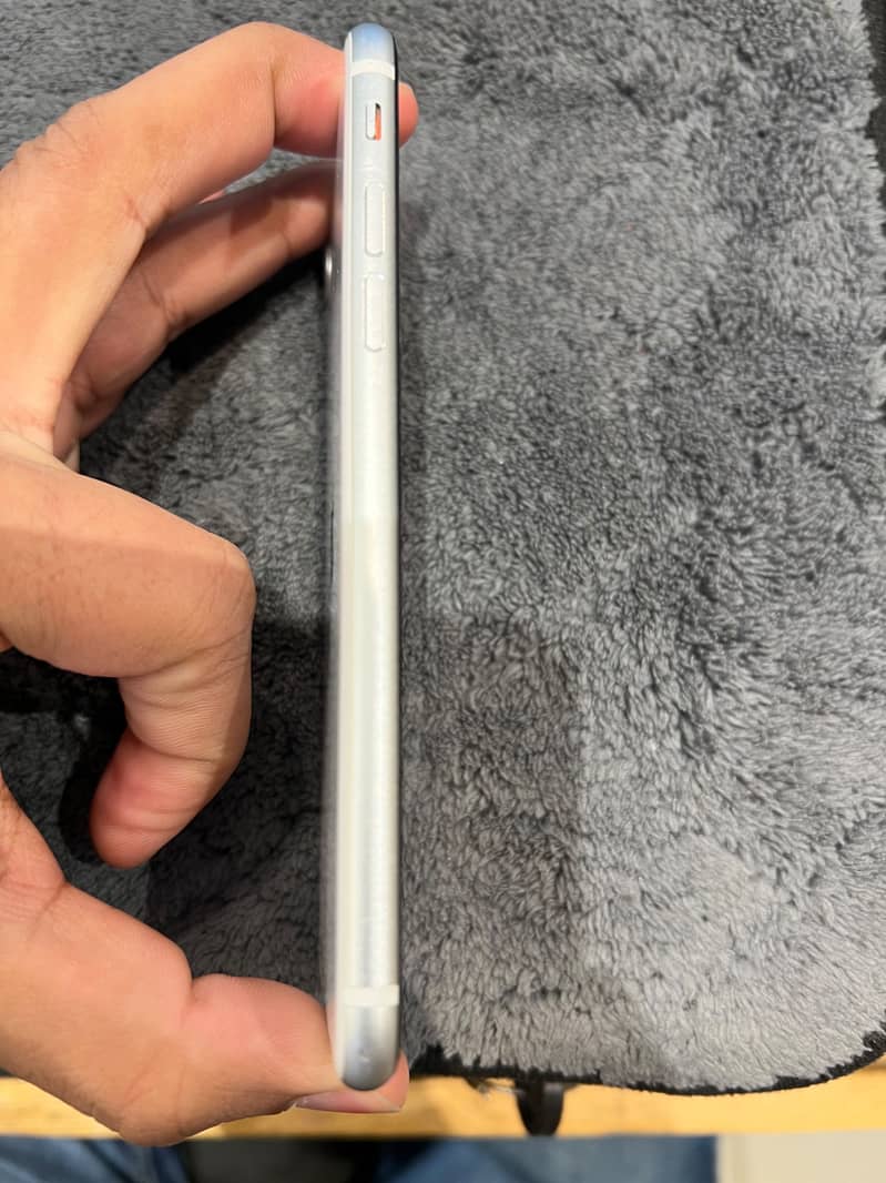 Apple iPhone SE 3