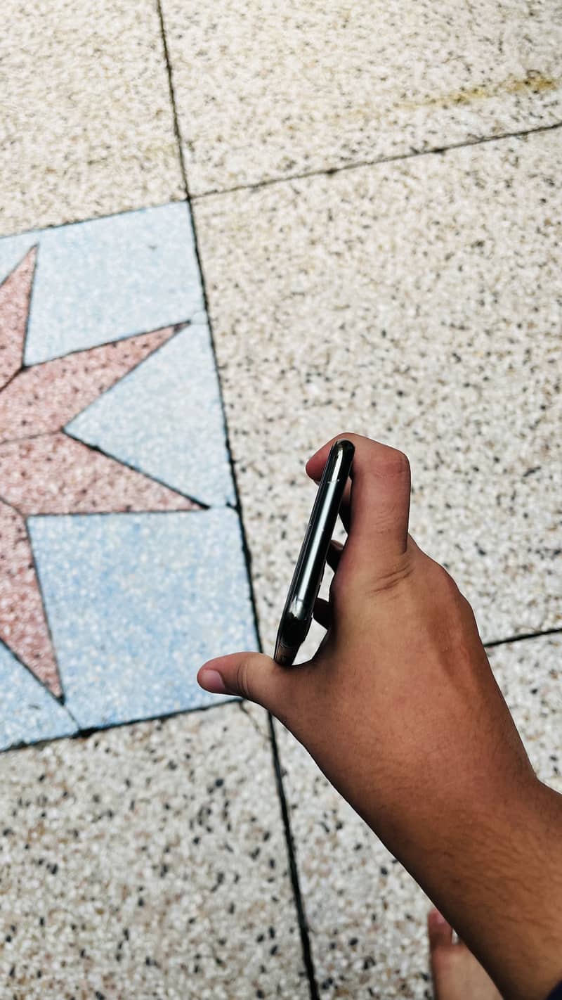 Apple iPhone 11 Pro Max 3