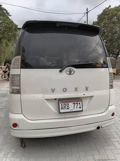 Toyota Voxy 2004