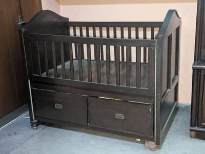 baby cot