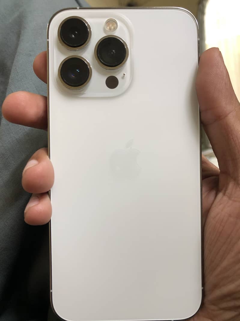 Apple iPhone 13 Pro 2