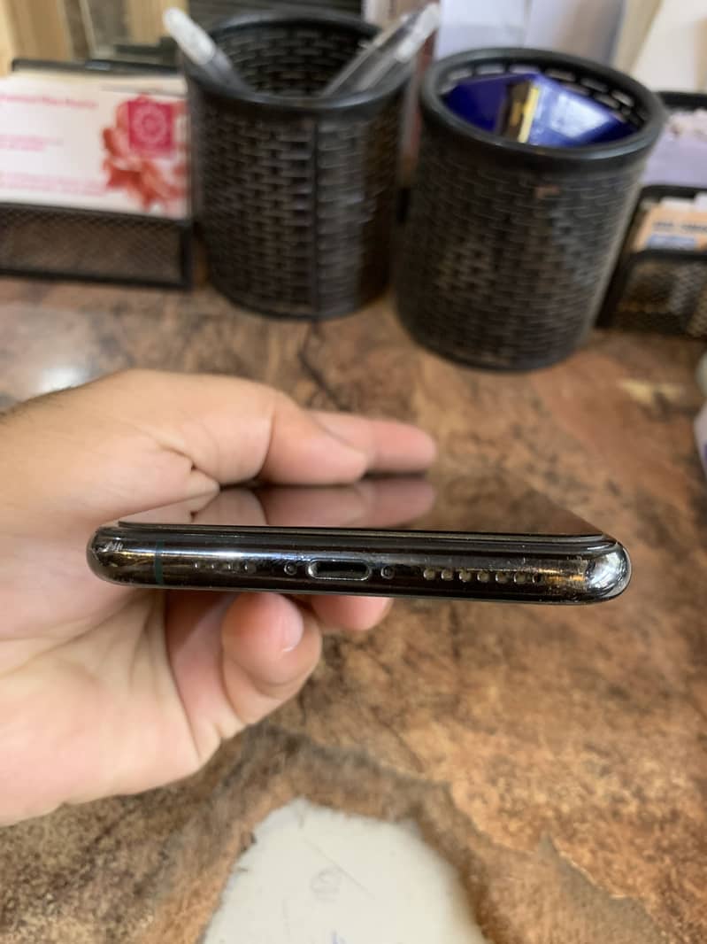 Apple iPhone 11 Pro Max 0