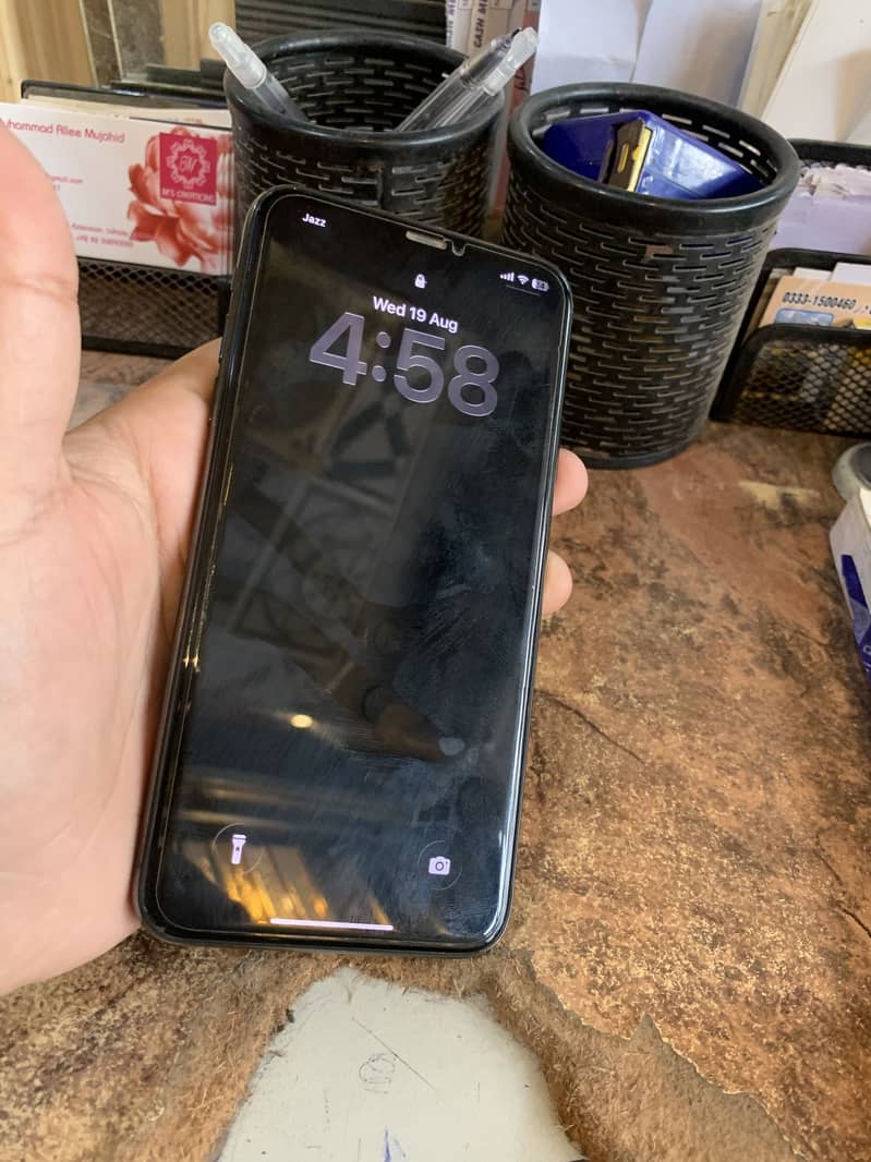 Apple iPhone 11 Pro Max 2