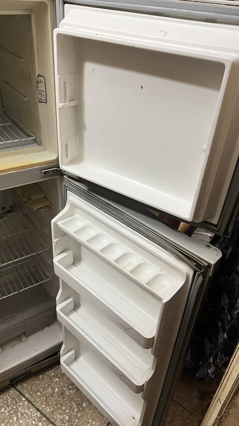 Dawlance fridge 0
