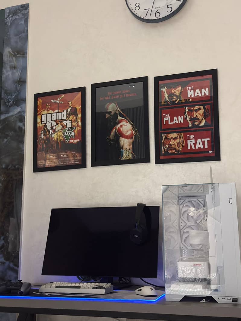Custom frames 0