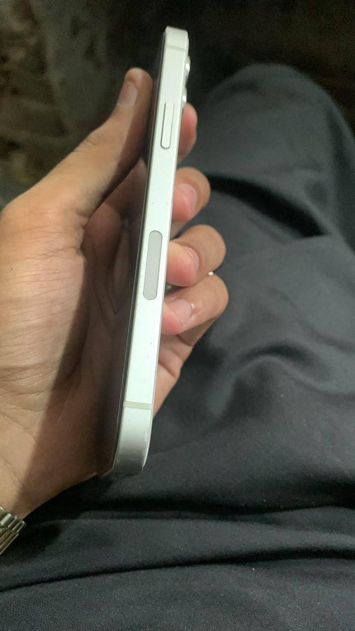 Apple iPhone 12 3