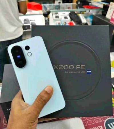 Vivo x200fe for sell. 0313 4935014
