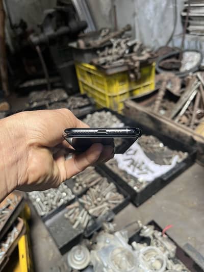 Lush phone one hand used clean