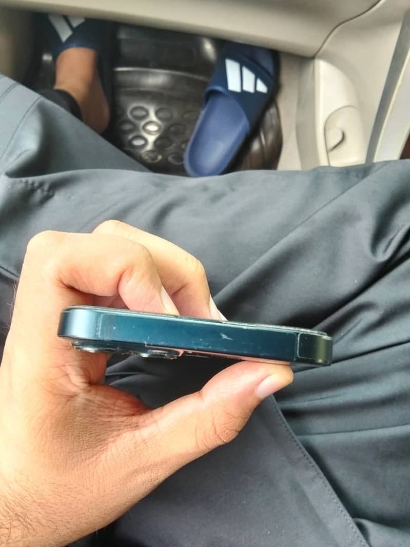Apple iPhone 13 3