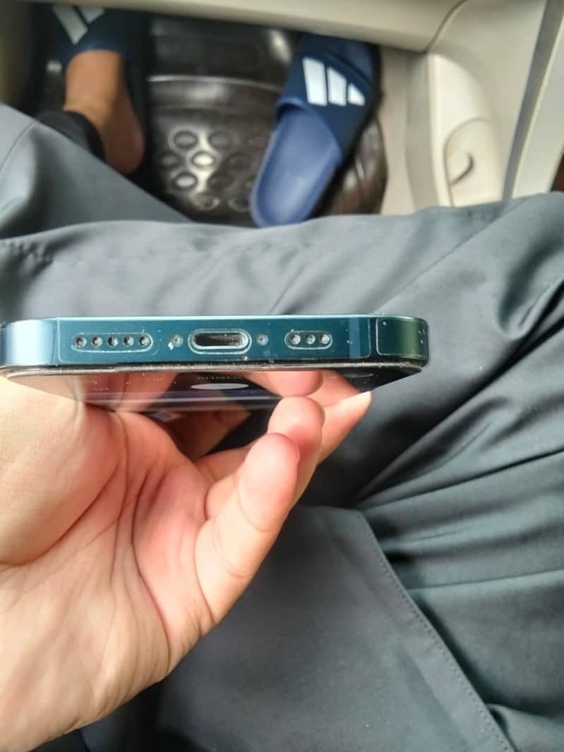 Apple iPhone 13 4