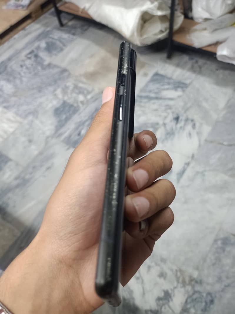 Google Pixel 6 4