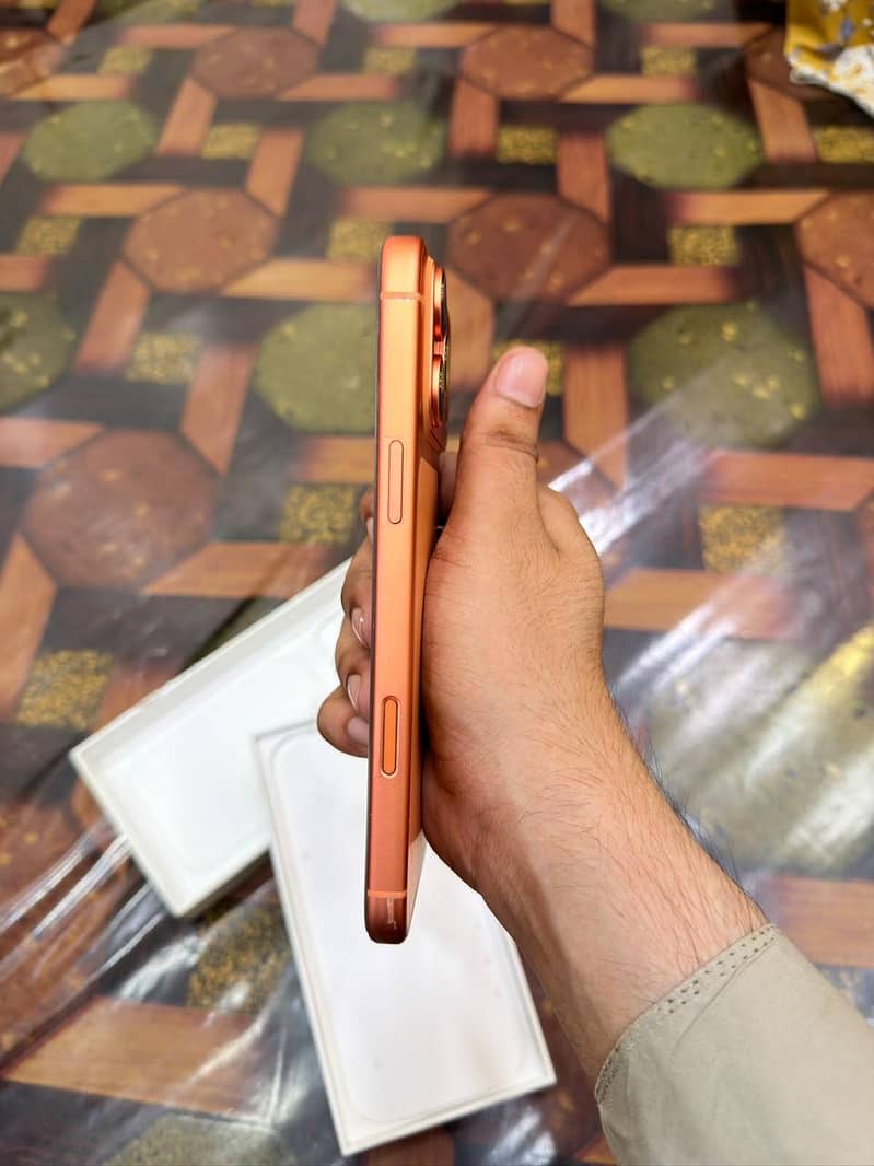 Apple iPhone 17 Pro Max 2