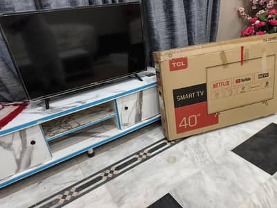 Tcl smart led complete box 10/10 new condition bht kam use hoi ha