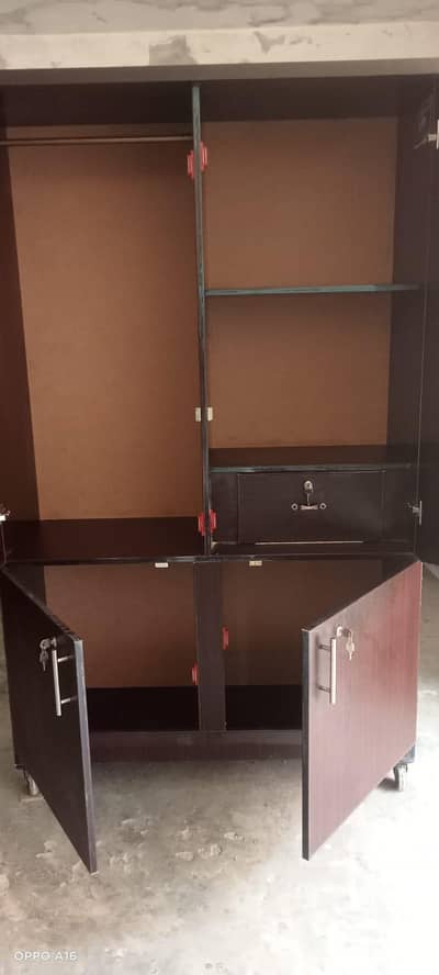 Wood Almari