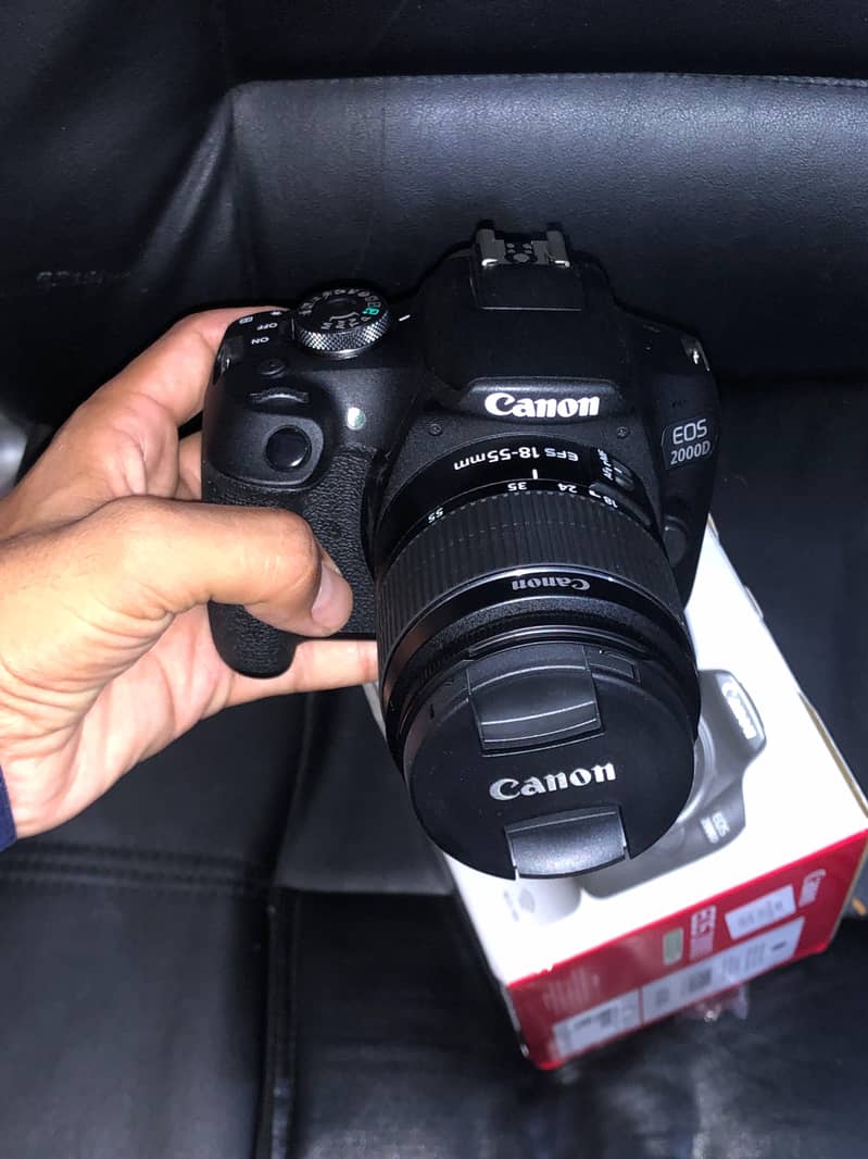 DSLR EOS2000D 4