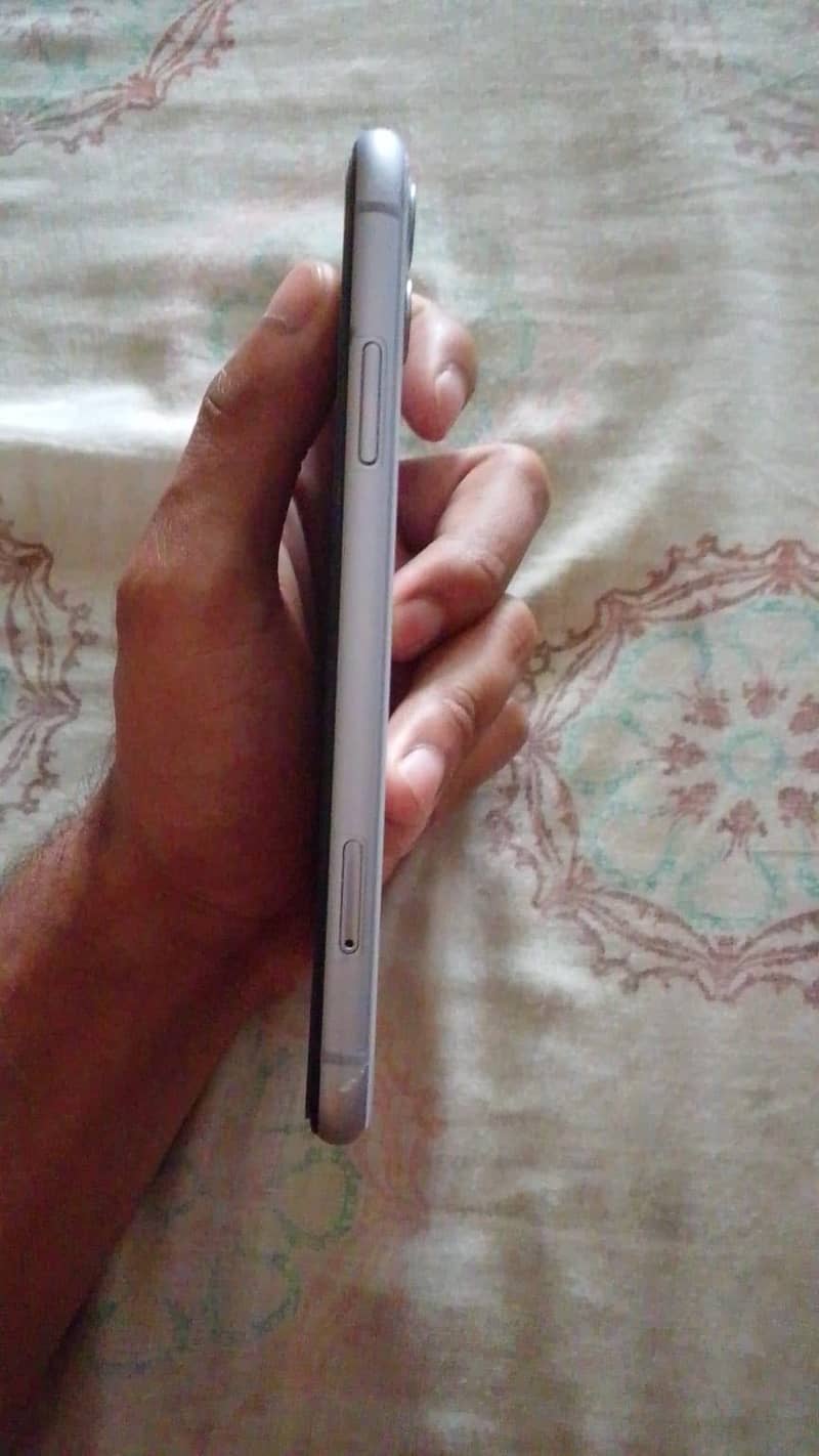 Apple iPhone 11 2