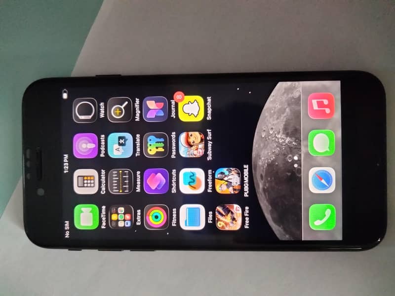 Apple iPhone SE3 third gen 1