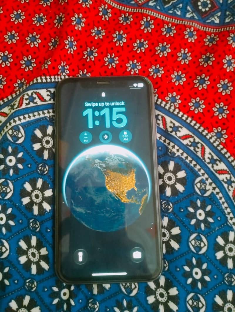 Apple iPhone 11 4