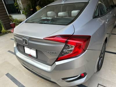 Honda Civic Oriel 1.8 i-VTEC CVT UG 2021 – Registered 2022