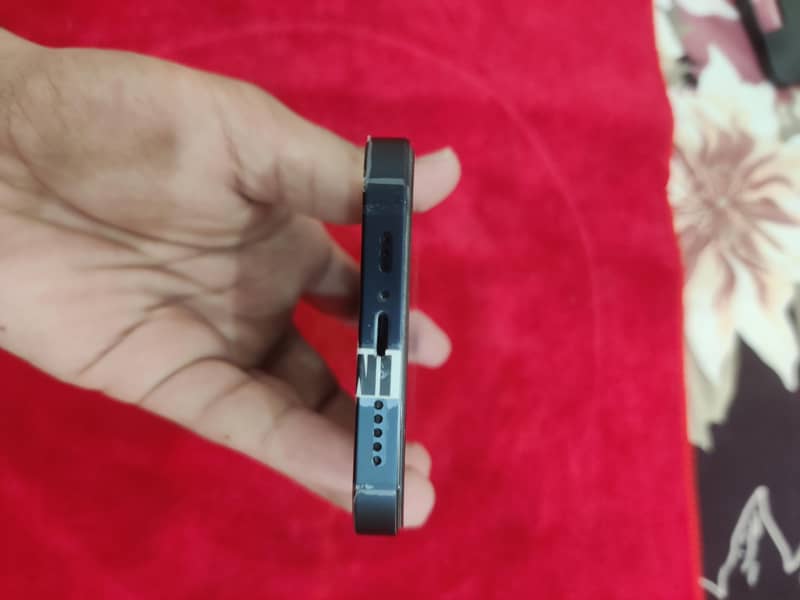 Apple iPhone 13 3