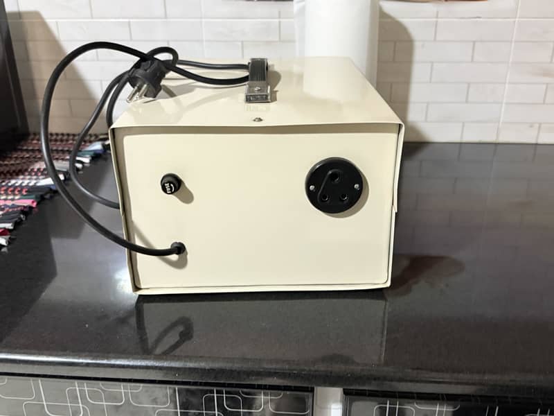 Automatic voltage stabilizer 4000watts 3