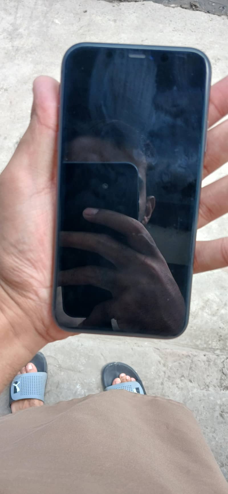 Apple iPhone 11 4