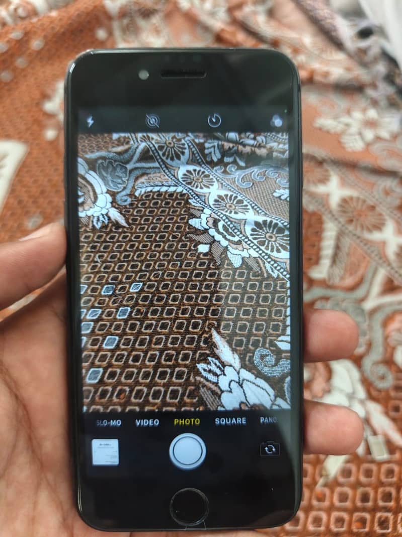 Apple iPhone 8 1