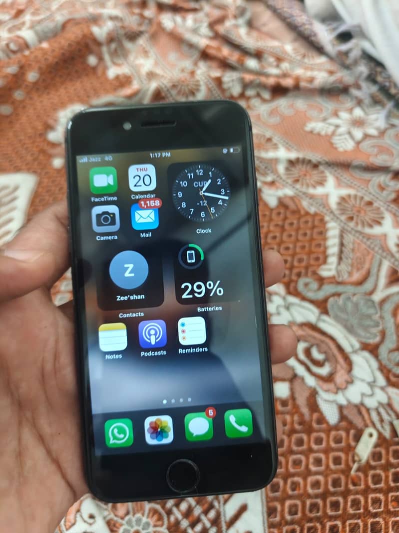 Apple iPhone 8 3