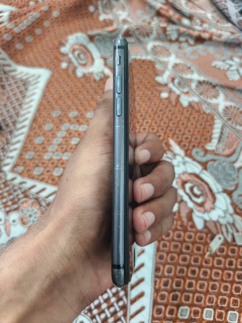 Apple iPhone 8 4