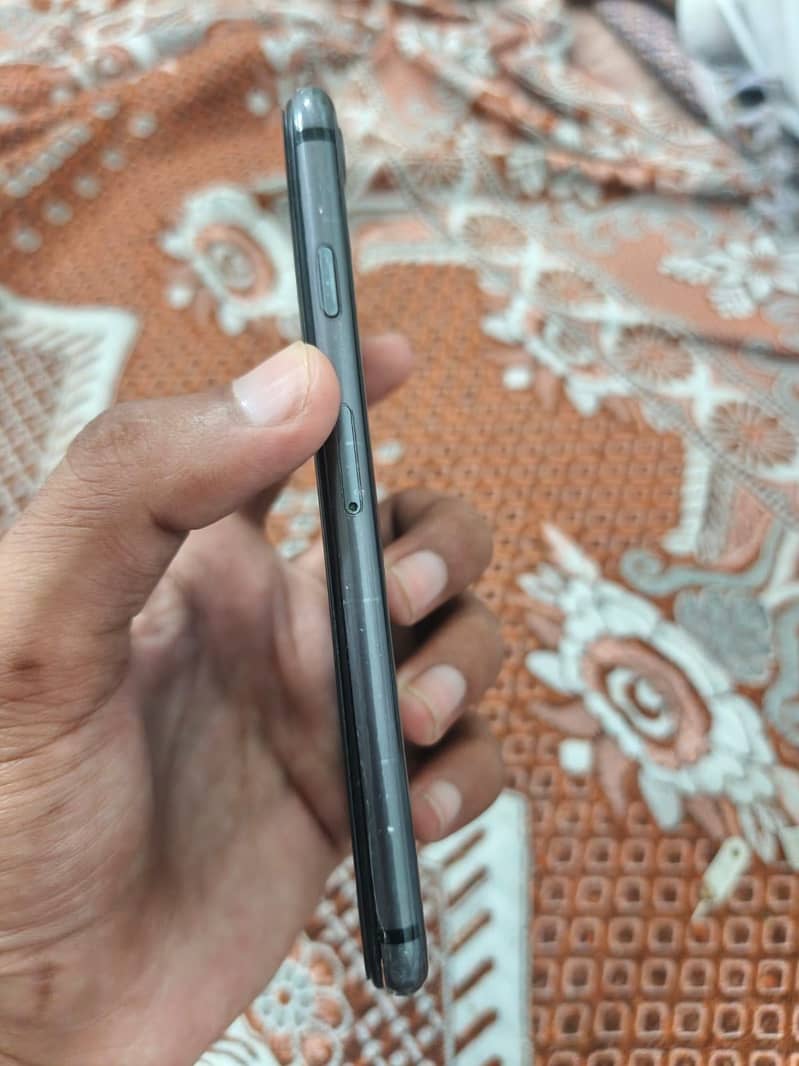 Apple iPhone 8 5
